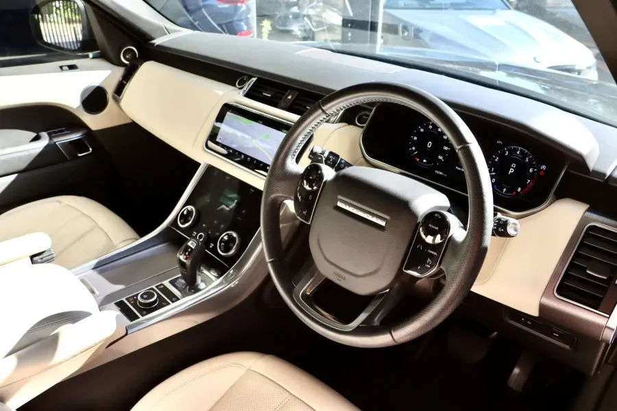 Vehicle Image - 3