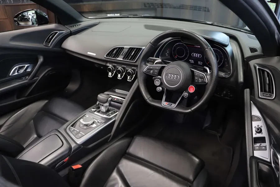 Vehicle Image - 3