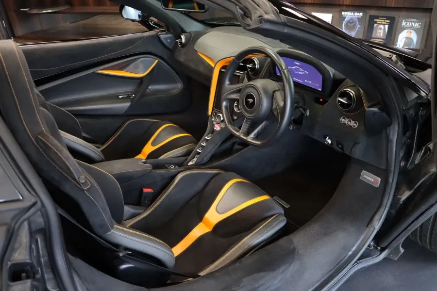 Vehicle Image - 3