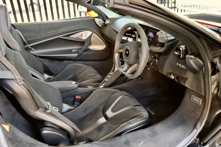 Vehicle Image - 3